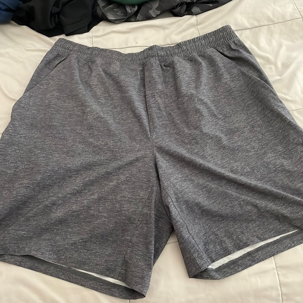 Lululemon shorts size xl